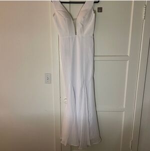 Elegant White Sleeveless Gown